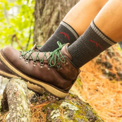 Darn Tough Hiker Boot Sock Midweight Black Mens